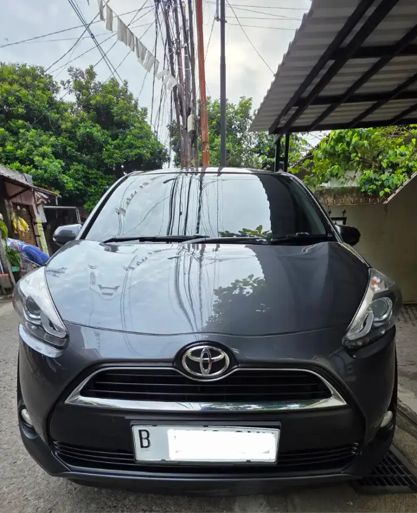 Toyota sienta 2016 V CVT TDP 10 JT