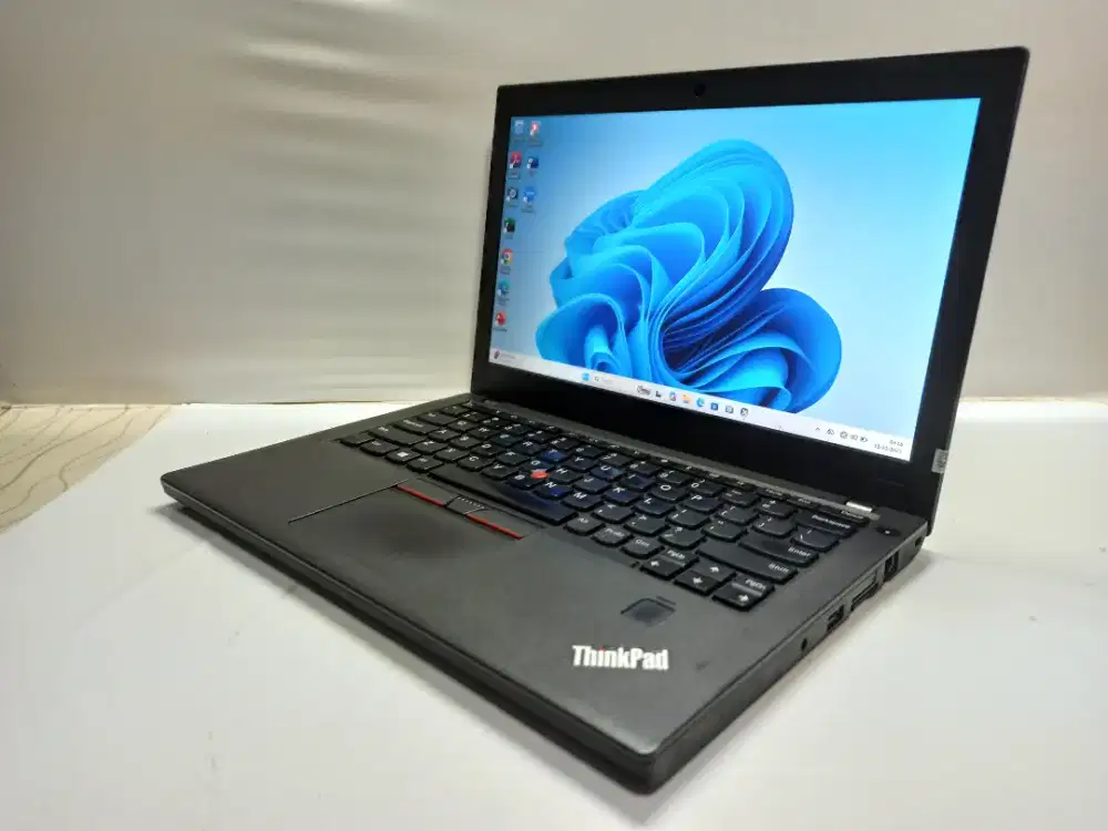 Laptop karyawan /sekolah.. Lenovo Thinkpad X270 i5 Gen6 /8GB /256 GB