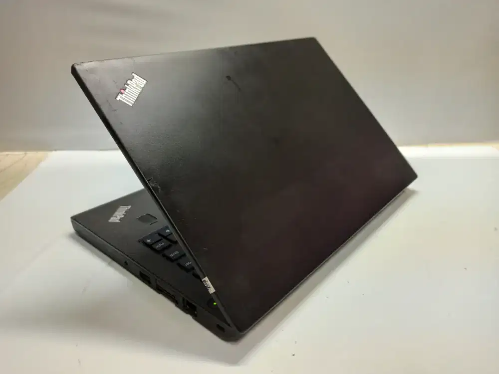 Laptop sekolah /karyawan.. Lenovo Thinkpad X270 i5 Gen6 /8Gb /256 GB