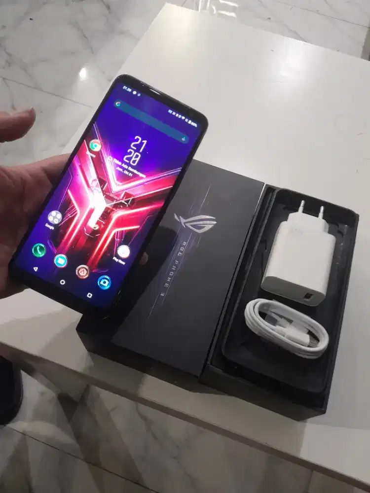 Dijual Asus Rog Phone 3 8/128 Fullset Resmi Normal Siap pakai lgsg