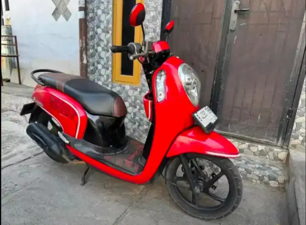 Honda Scoopy fi CBS Tahun 2014 Mesin Haluss Siap tancap Gass JOZZZ