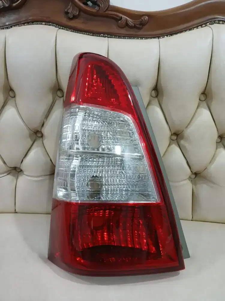 Lampu Belakang Innova Original (2011-2015)