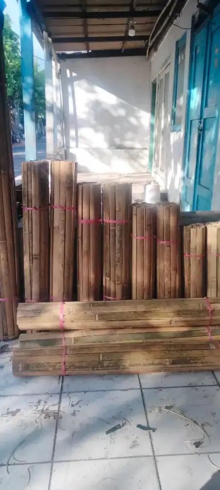 Bambu Sisikan lurus dan halus berkualitas