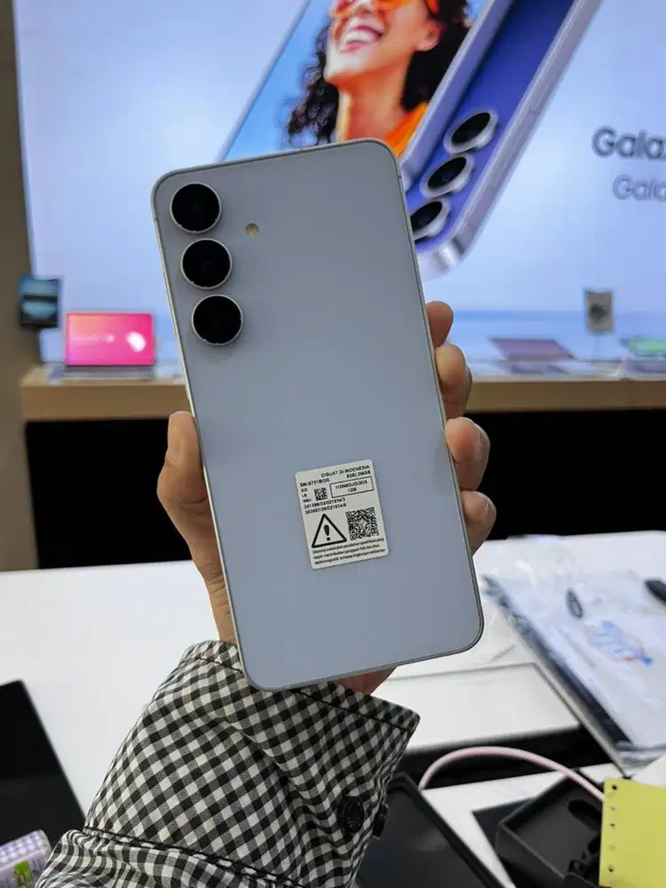 SAMSUNG GALAXY S25 FE by Home Credit