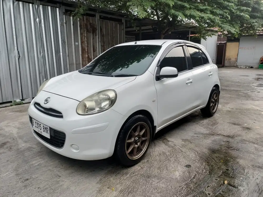 Nissan March 2012 Bensin