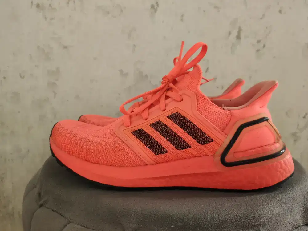 Sepatu Adidas Ultraboost 20