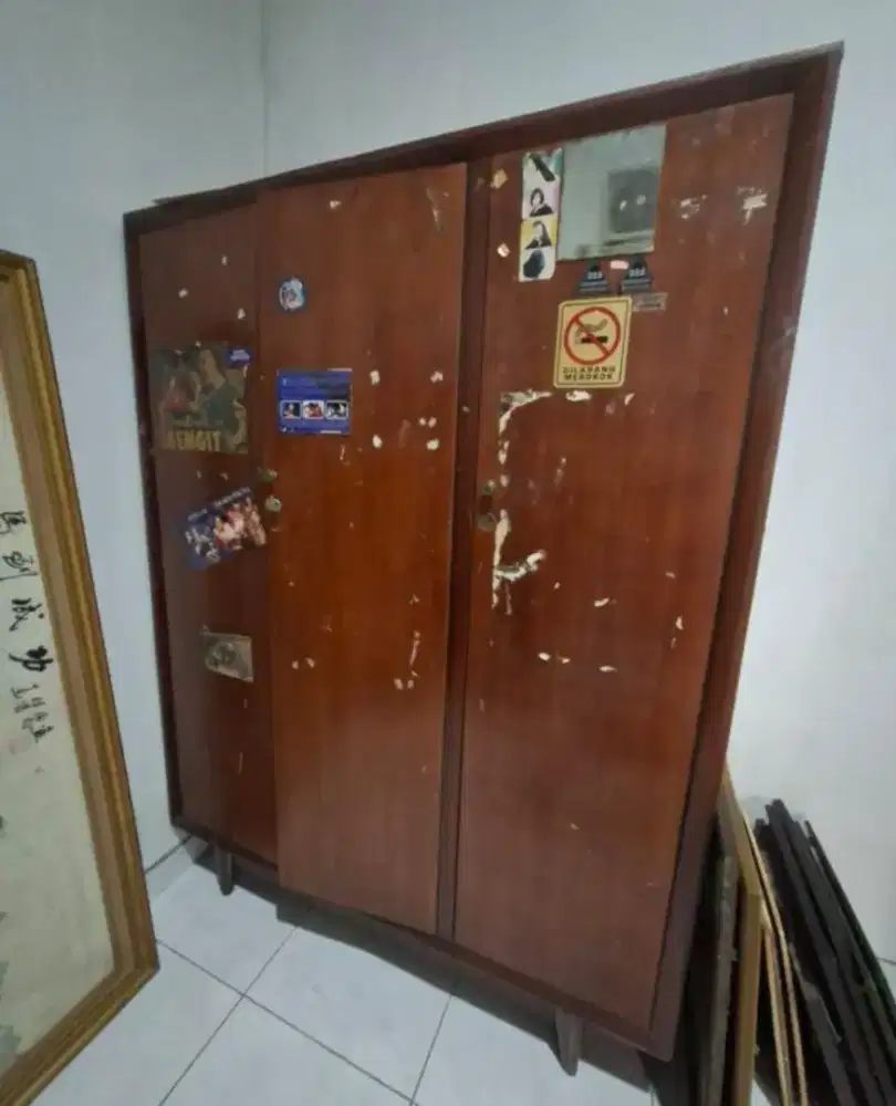 LEMARI KAYU JATI ASLI