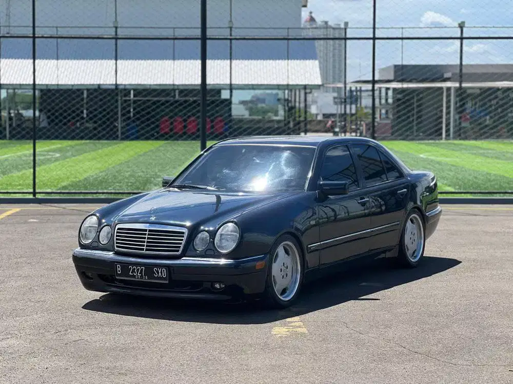 Mercedes Benz E320 Full Avant-garde spec 1997 tangan pertama dari baru