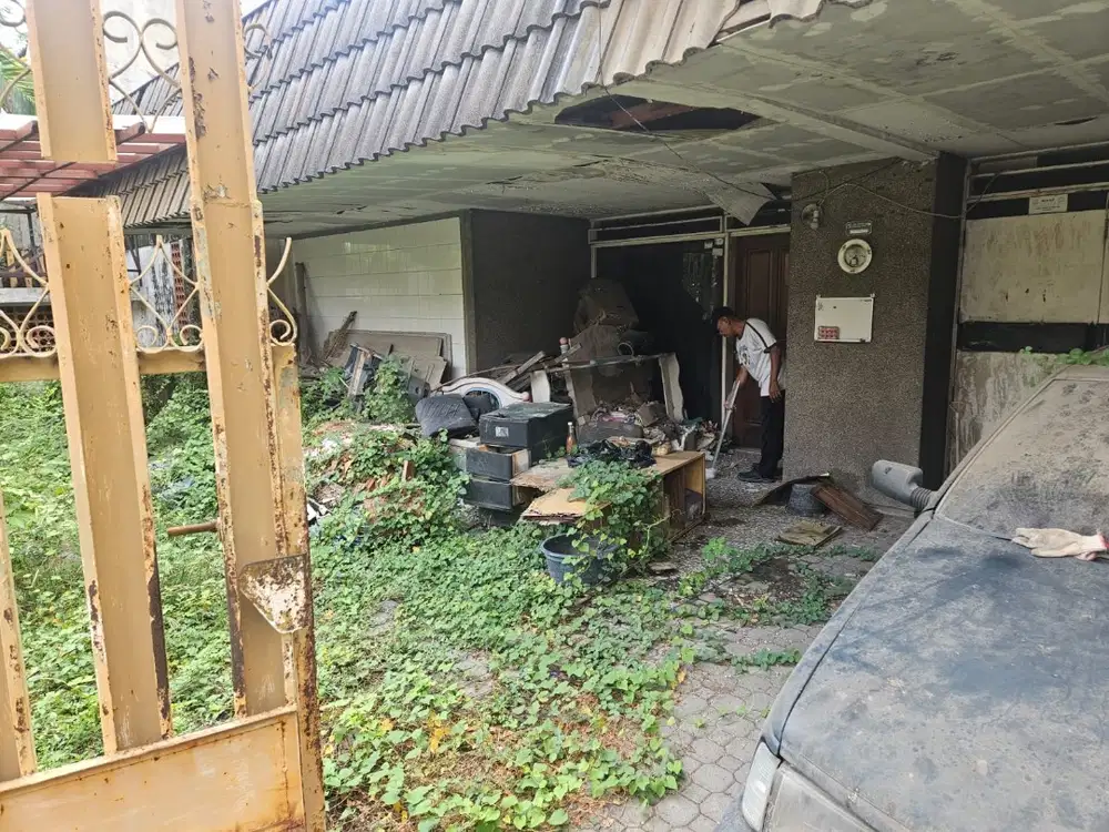 DIJUAL RUMAH BINTANG DIPONGGO! LOKASI DEKAT CIPUTRA WORLD MALL!