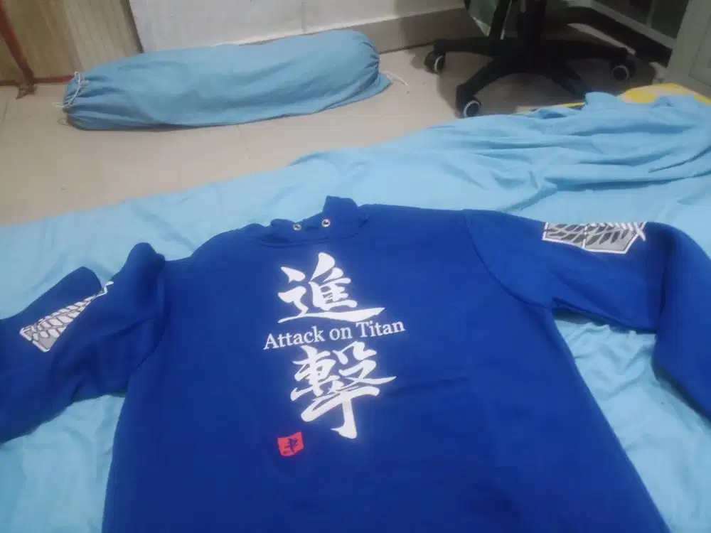 Hoodie attack on Titan/Shingeki no Kyojin biru