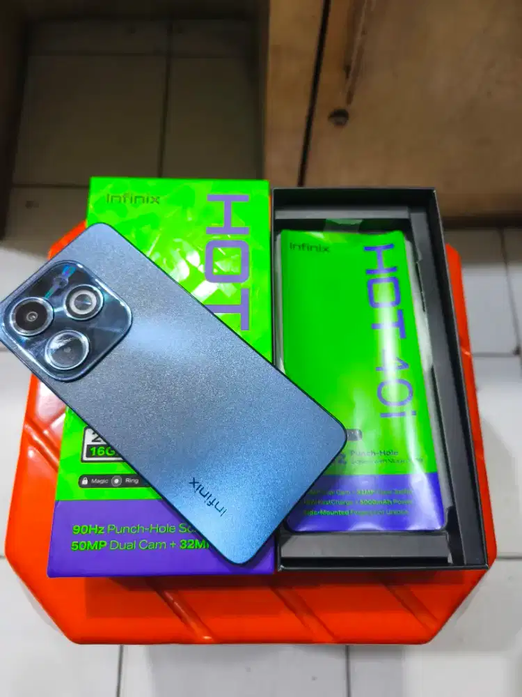 Infinix Hot 40i ram 8/256 black NFC