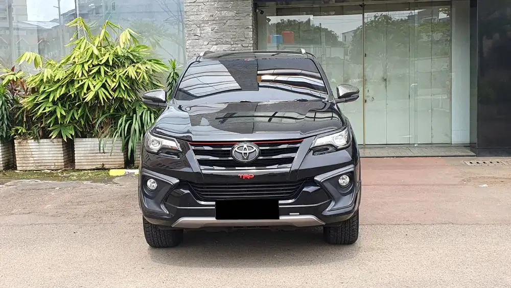 Toyota Fortuner 2.4 VRZ TRD Sportivo AT Hitam 2018 Km 77Rb Record