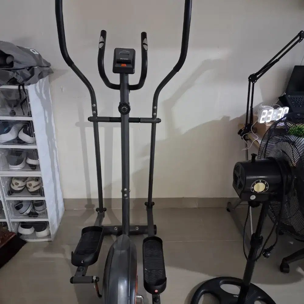 Alat olahraga merek Berwyn