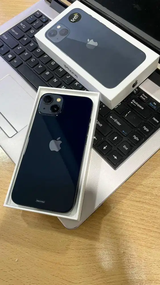 iPhone 13 128 gb iBox garansi aktif sampai Maret 2026