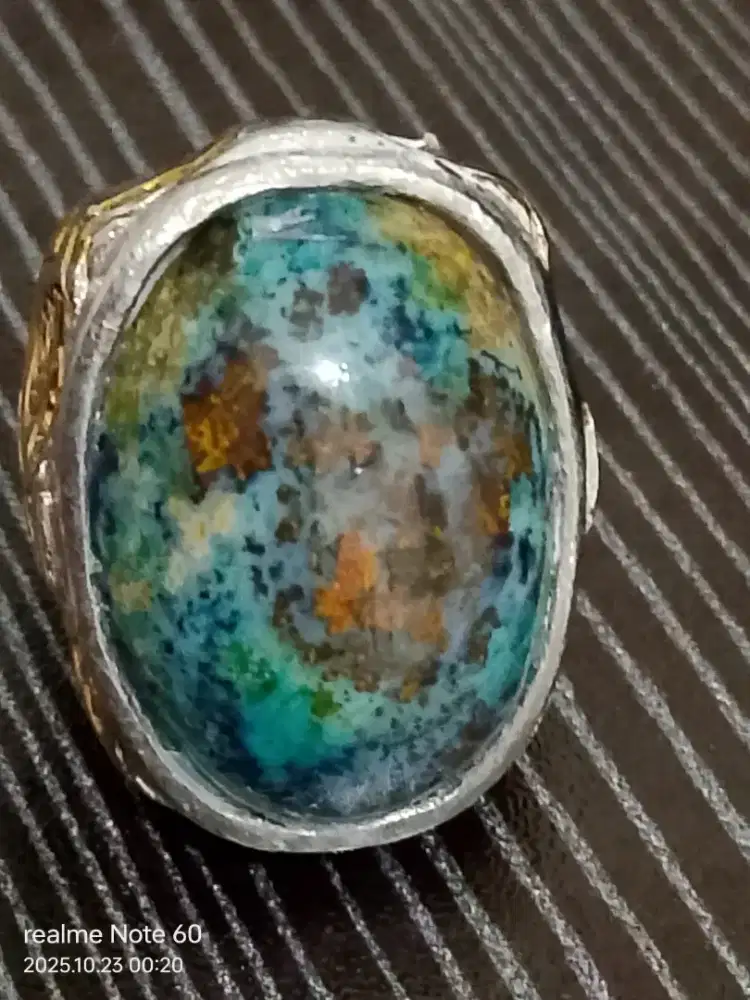 Batu bacan kembang