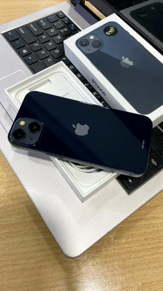 iPhone 13 128 gb iBox bh 100% garansi aktif sampai Mei 2026