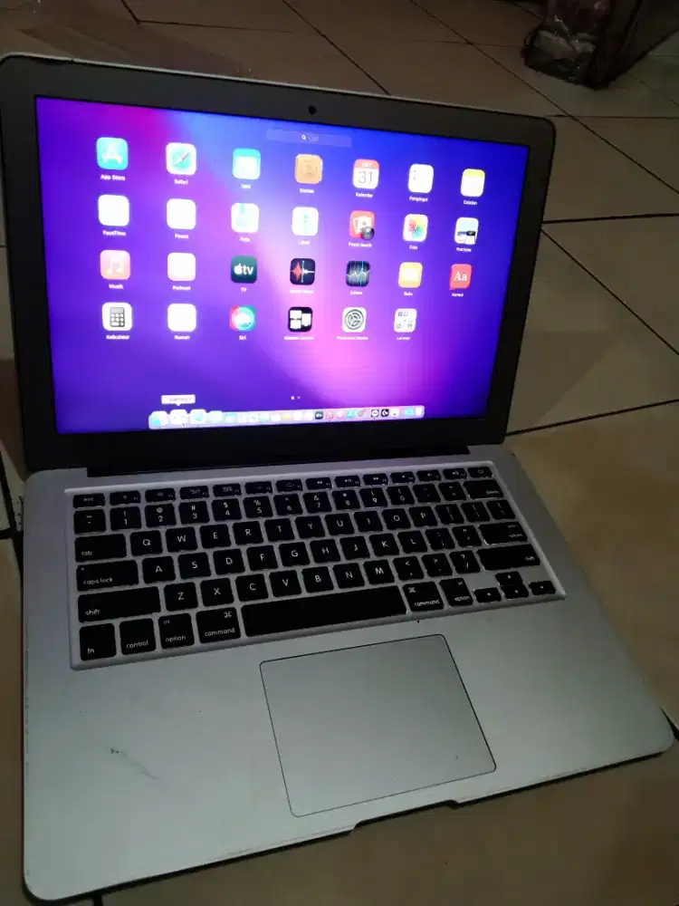 Macbook Air 13. Tahun 2015 ram 8gb SSD 128gb