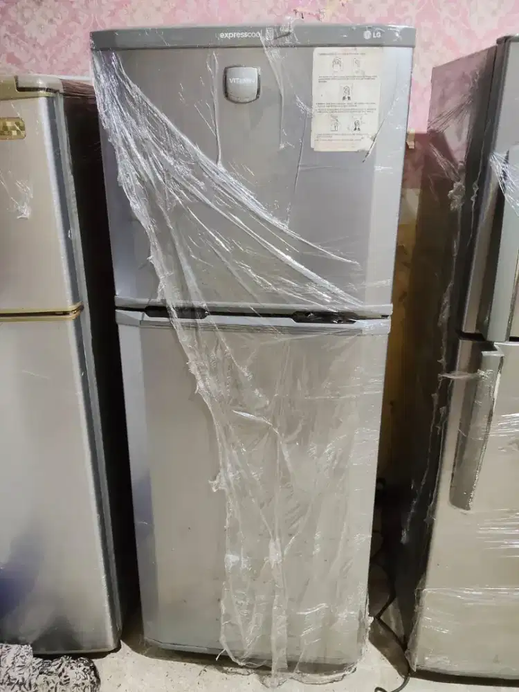 Kulkas LG Expresscool 2 pintu.