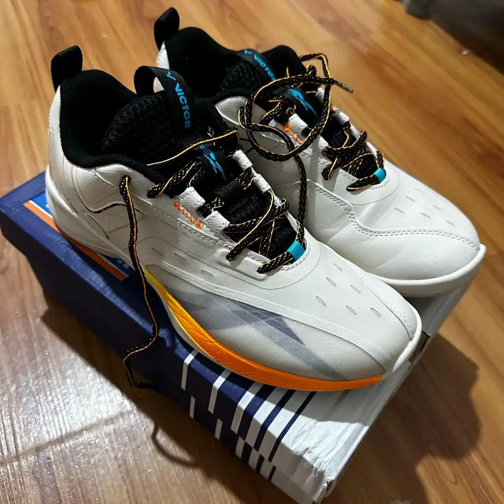 Jual Murah Sepatu Badminton Victor A880 Special Edition Gak Jadi Pakai