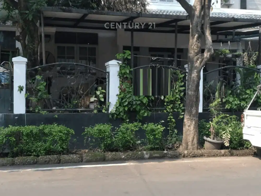 Rumah Terawat Di Pinggir Jalan Sektor 9 Bintaro AF16339