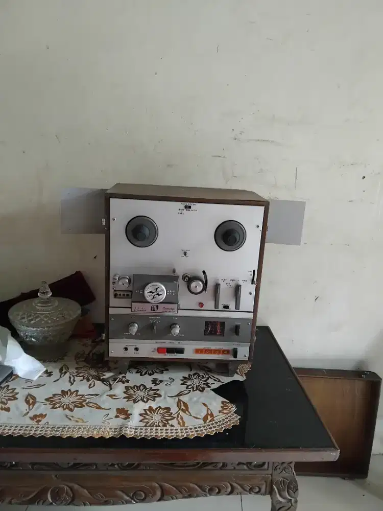 reel to reel akai x-1800sd