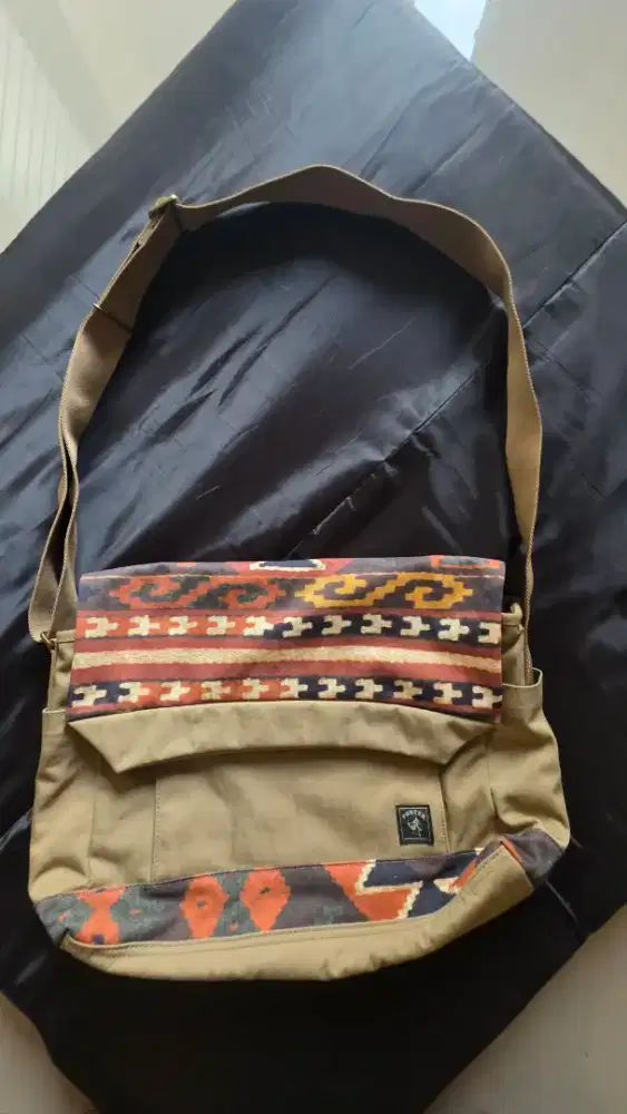 Sling Bag Poryer Navajo Seperti Baru