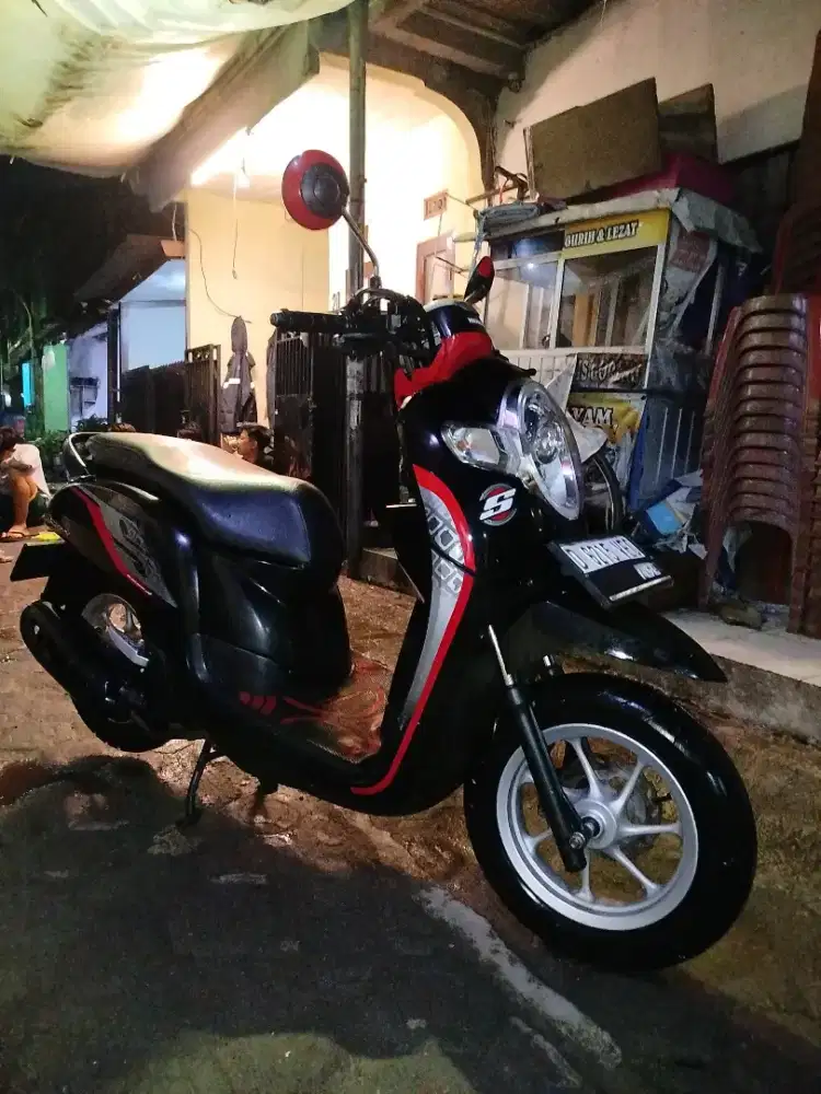 scoopy tahun 2019 mulus