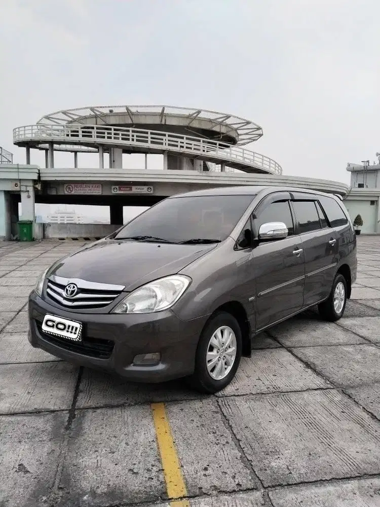 Toyota Kijang Innova 2.0 V Luxury AT 2011 Abu Bensin (Promo TDP 9jt)