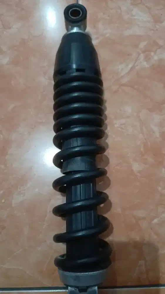 Shockbreker belakang ori(second) untuk motor honda beat,scoopy,vario