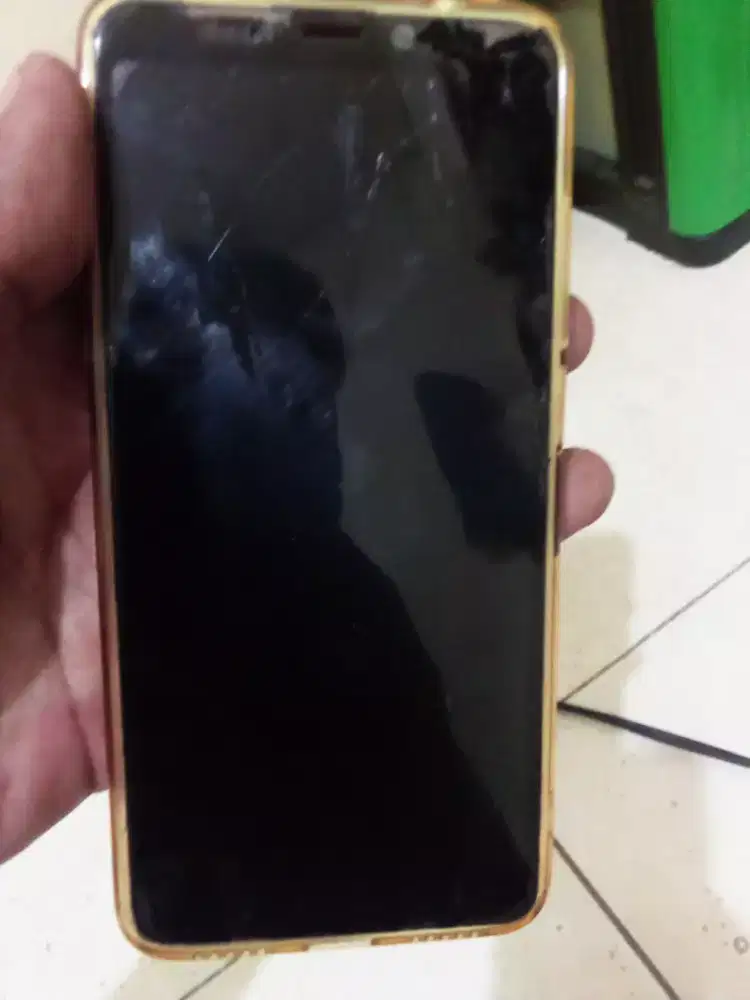 Jual apa adanya Xiaomi 5a ram3/32 minus lcd retak 2 tc semua lcd bisa