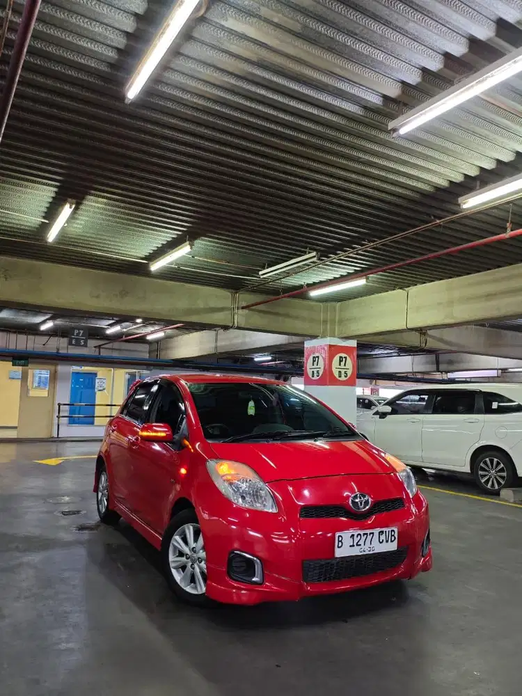 TOYOTA YARIS E AT 2013 MERAH PROMO MURAH DP MINIM