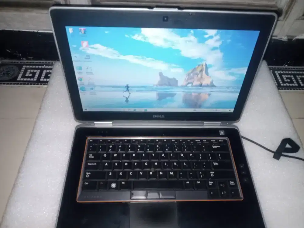DeLL LATITUDE E6420 Core i5 gen2 Bonus SD card/Bat.drop