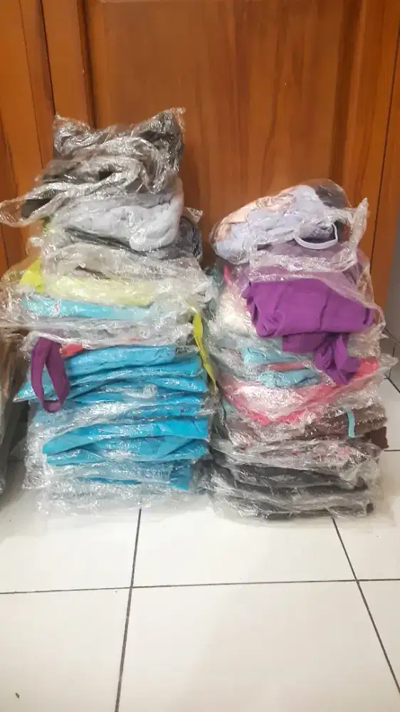 Baju tank top & celana panjang wanita branded 160pcs