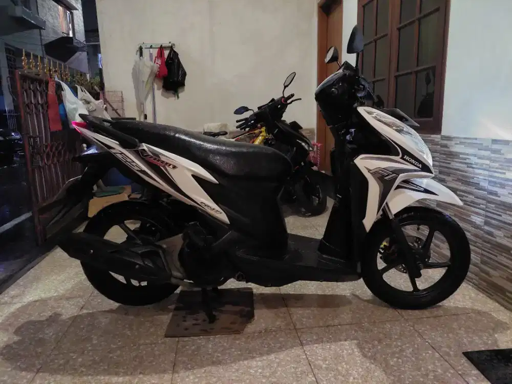 Honda Vario 125 Tahun 2014 Warna Putih