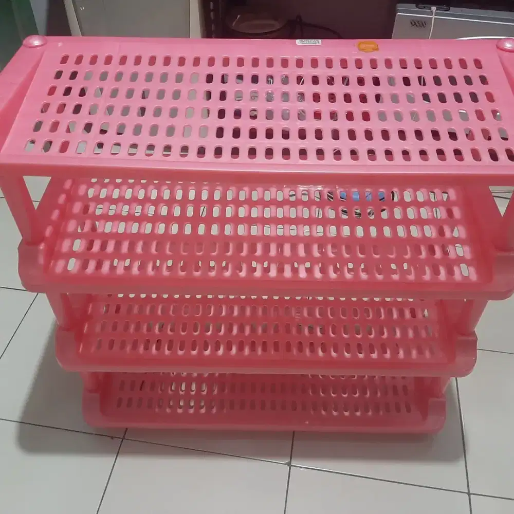 Rak sepatu susun 4