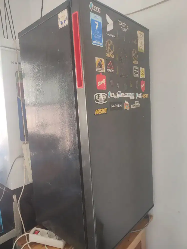 Di Jual Kulkas 1 pintu merk Aquos