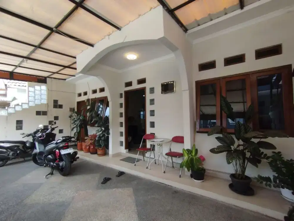 Jual rumah Siap Huni Komplek Antapani Lokasi Strategis kota Bandung