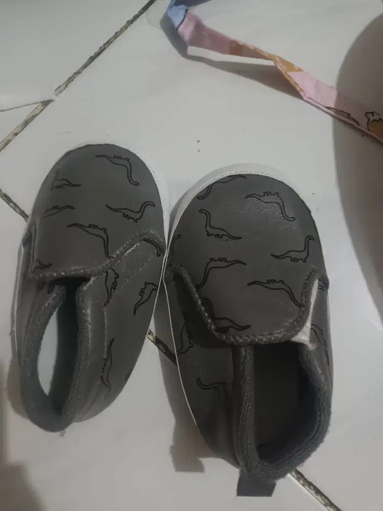 Sepatu Baby 0 - 6 Bulan sama pelindung kepala baby
