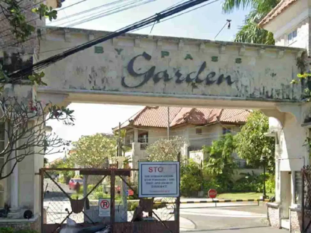 jual rumah terdiri 2 unit bangunan, 2 Pool perumh by pass garden Sanur Bali