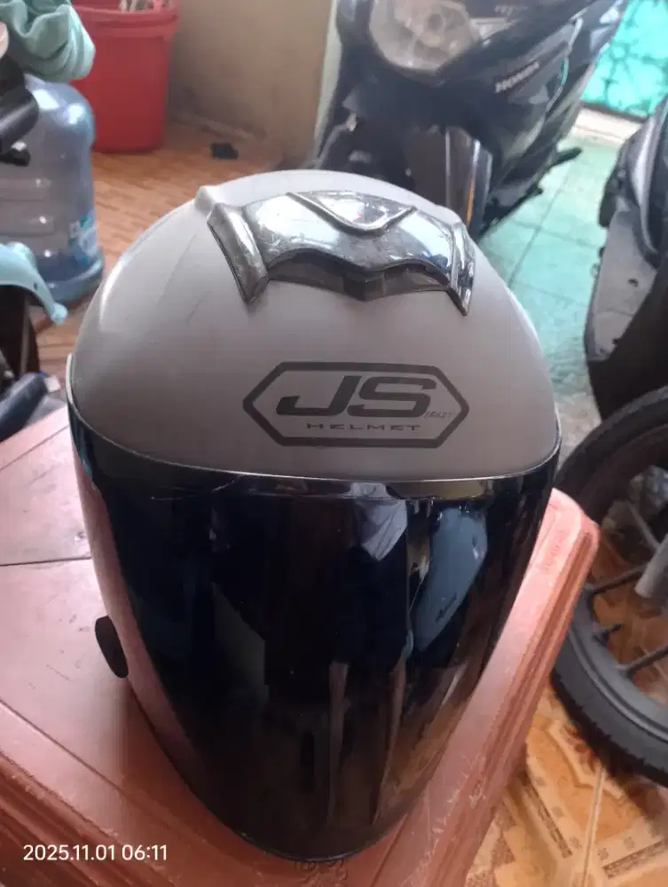 Helm JS kondisi masih baik