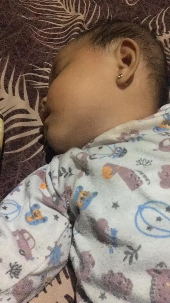 butuh pengasuh 7 bulan