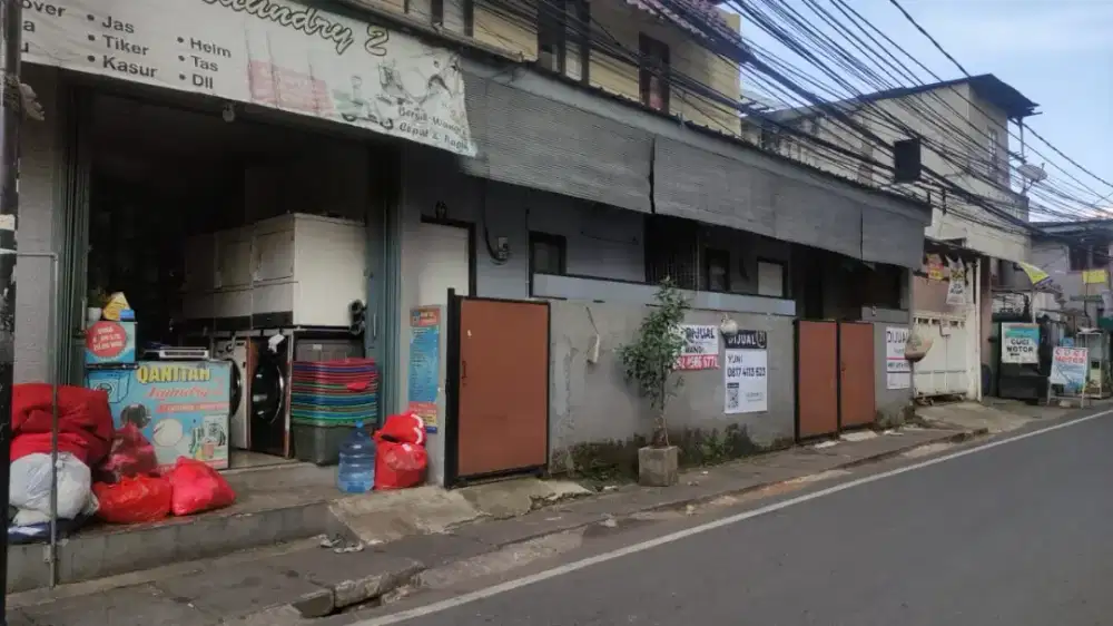 DI KONTRAKAN STUDIO @MENTENG ATAS