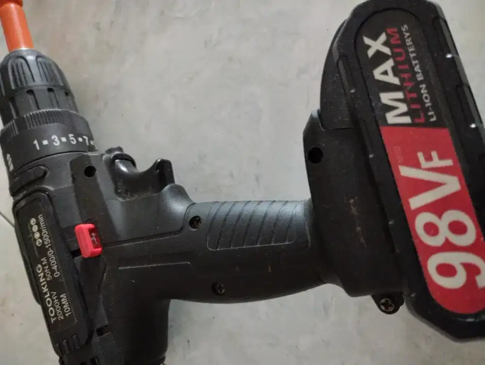 Bor battery siap pakai like new Blum sempat pakai tuk buka mur baut