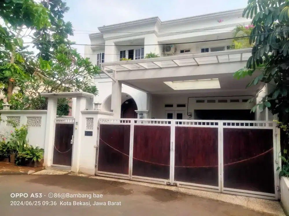 Rumah Mewah Bebas Banjir dekat Pintu Tol Jatiwarna Dibantu KPR J-33485