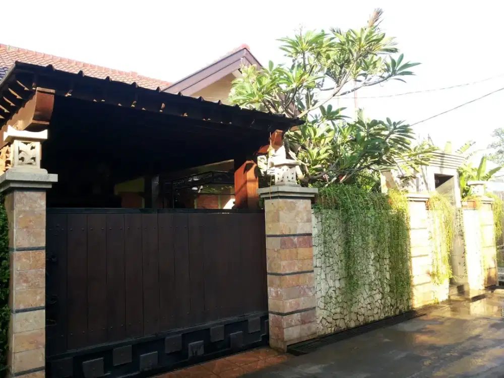 Rumah SHM Tanah Luas 15 Menit ke Grand Galaxy Park Dibantu KPR J-27680