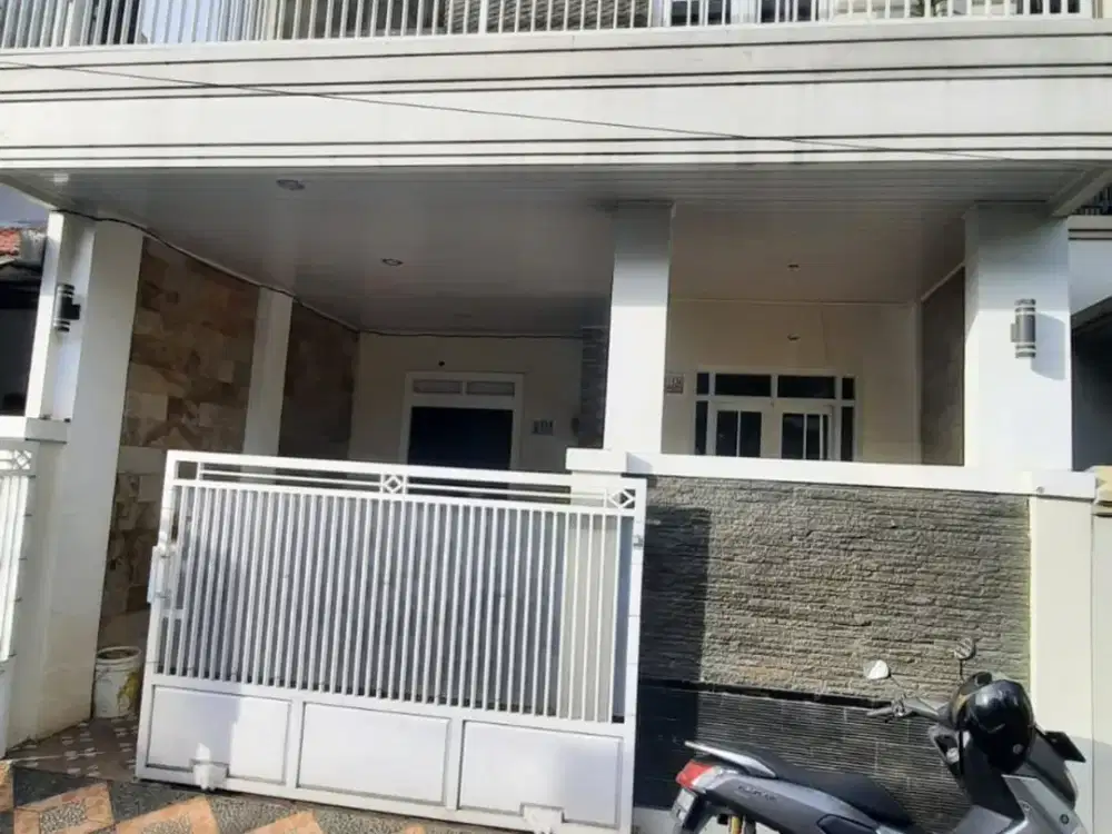 Rumah Strategis Akses Dekat RS dan Mall di Cibubur Siap Huni J-22162