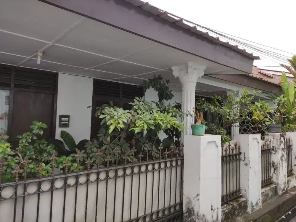 Rumah Strategis 10 Mnt ke Stasiun Jatinegara LT 165 Harga Nego J-25880