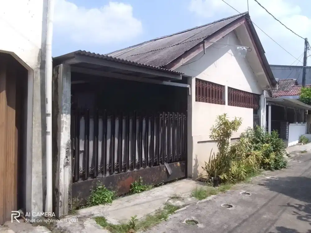 Rumah 1 Lt Strategis 15 Mnt ke Pintu Tol Pamulang Hadap Utara J-24199