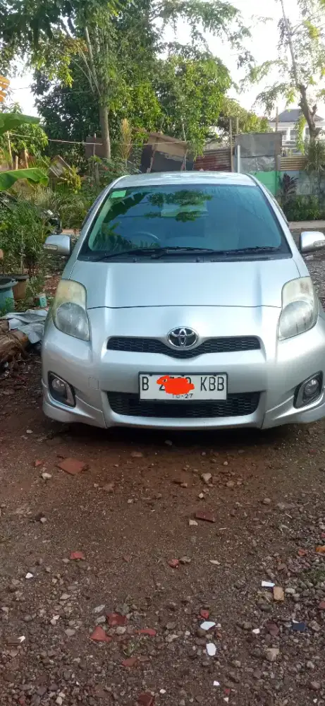 Toyota yaris E AT 2012