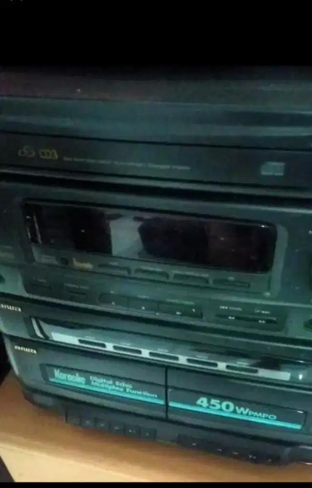 Tape mini compo merek aiwa